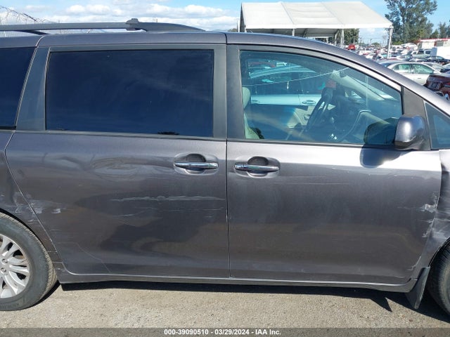 Toyota Sienna Xle 8 Passenger 2017 5TDYZ3DC5HS865344 Image 13