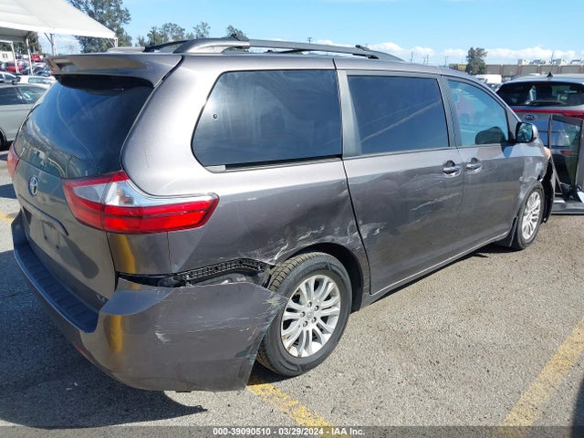 Toyota Sienna Xle 8 Passenger 2017 5TDYZ3DC5HS865344 Image 4