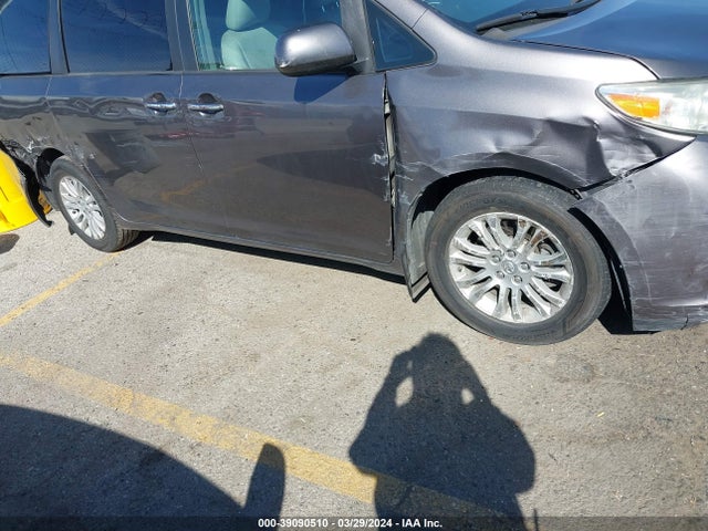 Toyota Sienna Xle 8 Passenger 2017 5TDYZ3DC5HS865344 Image 6