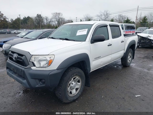 Toyota Tacoma Base V6 2015 3TMLU4EN7FM178720 Image 2