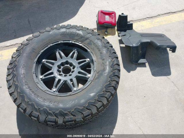1C4HJXCG8JW131404 Jeep Wrangler Rubicon 4x4