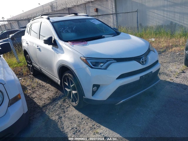 Toyota RAV4 SE 2016 JTMNFREV9GJ063759 Image 1