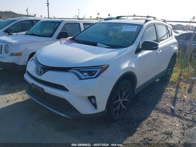 Toyota RAV4 SE 2016 JTMNFREV9GJ063759 Image 2