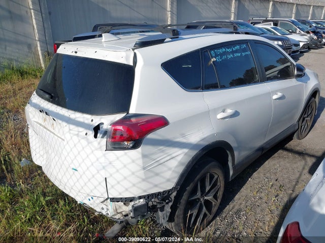 Toyota RAV4 SE 2016 JTMNFREV9GJ063759 Image 4
