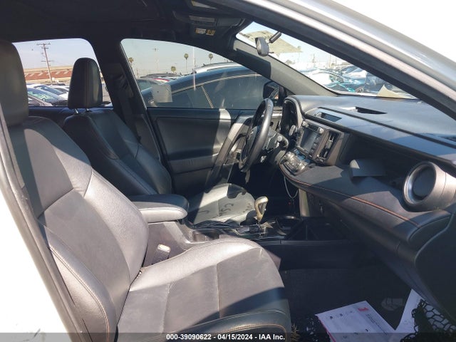 Toyota RAV4 SE 2016 JTMNFREV9GJ063759 Image 5