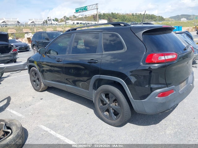 1C4PJLCB8JD620387 Jeep Cherokee Latitude Fwd
