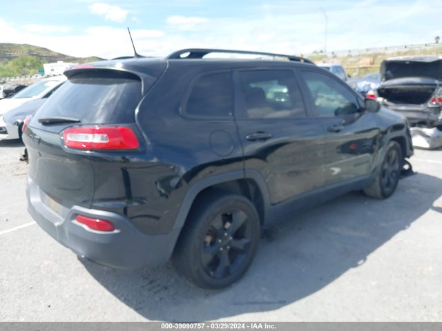 1C4PJLCB8JD620387 Jeep Cherokee Latitude Fwd