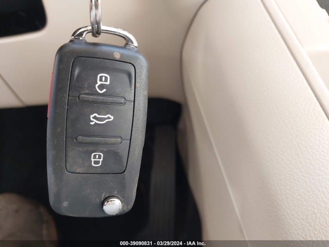 WVGBV7AX7HK001494 Volkswagen Tiguan 2.0t S