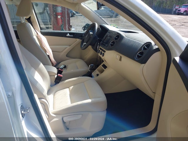 WVGBV7AX7HK001494 Volkswagen Tiguan 2.0t S