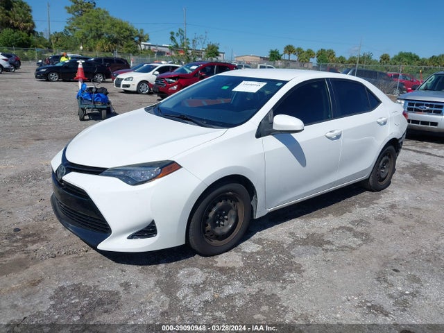 Toyota COROLLA LE 2017 2T1BURHEXHC819875 Image 2