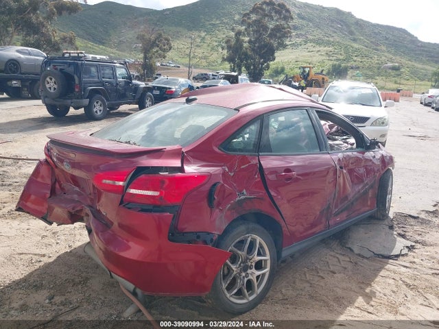 Ford FOCUS SE 2015 1FADP3F2XFL256411 Image 4