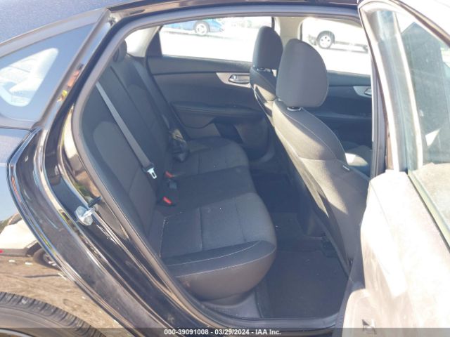 3KPF24AD7NE457108 KIA Forte Lxs