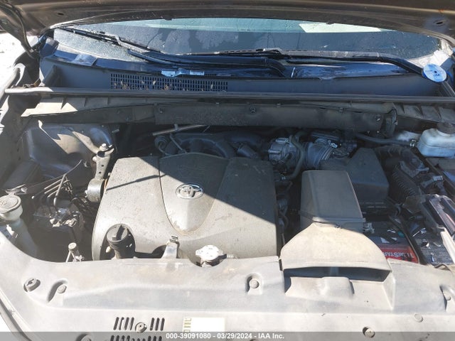 Toyota Highlander Le Plus 2019 5TDZZRFH4KS336359 Image 10
