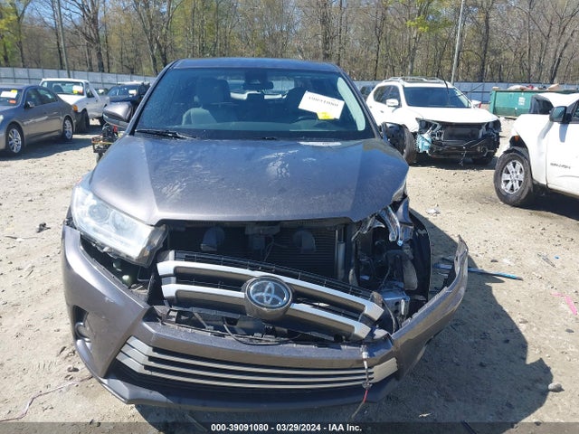 Toyota Highlander Le Plus 2019 5TDZZRFH4KS336359 Image 12