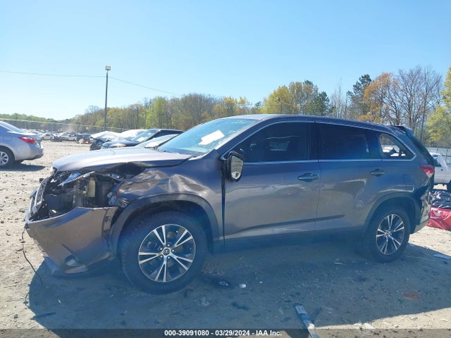 Toyota Highlander Le Plus 2019 5TDZZRFH4KS336359 Image 14