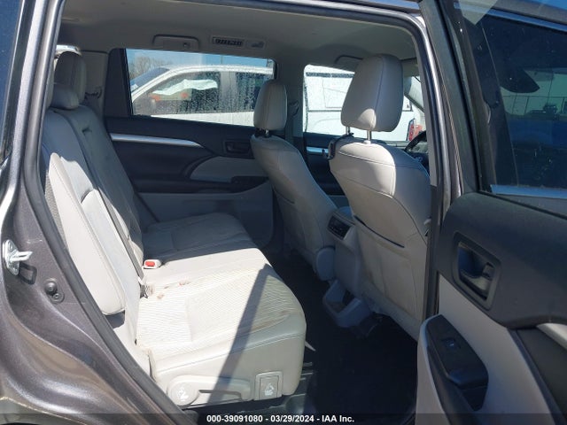 Toyota Highlander Le Plus 2019 5TDZZRFH4KS336359 Image 8