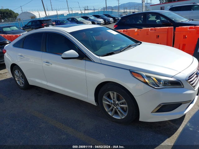 Hyundai SONATA SE 2016 5NPE24AFXGH311667 Image 1