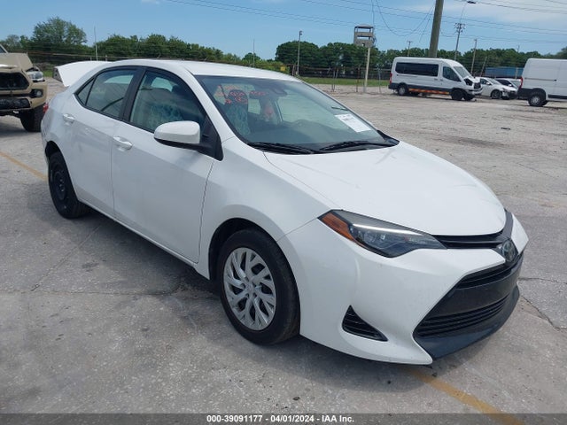 Toyota COROLLA LE 2018 5YFBURHE9JP802510 zdjęcie główne