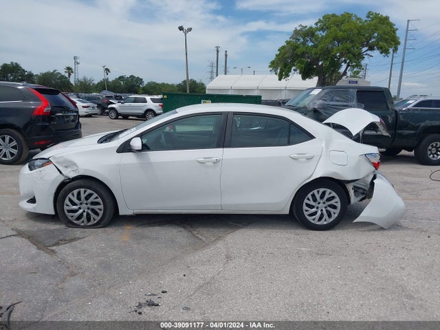 Toyota COROLLA LE 2018 5YFBURHE9JP802510 Image 14