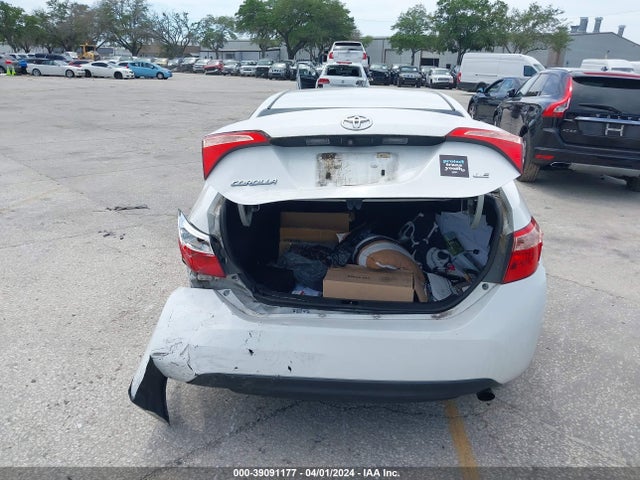 Toyota COROLLA LE 2018 5YFBURHE9JP802510 Image 16