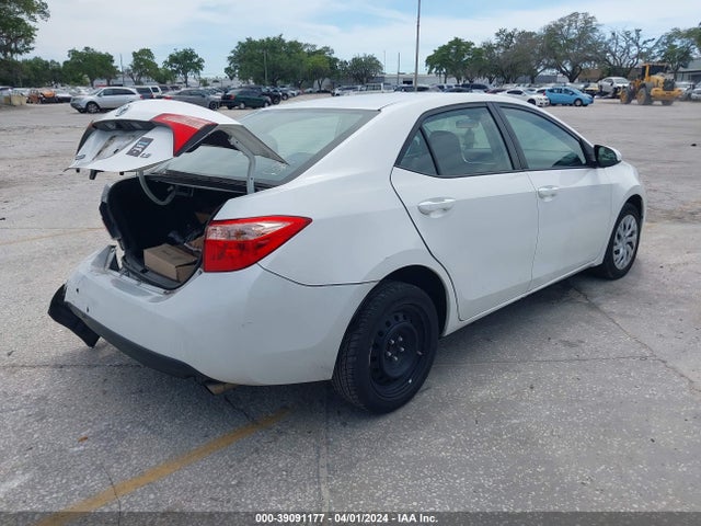 Toyota COROLLA LE 2018 5YFBURHE9JP802510 Image 4