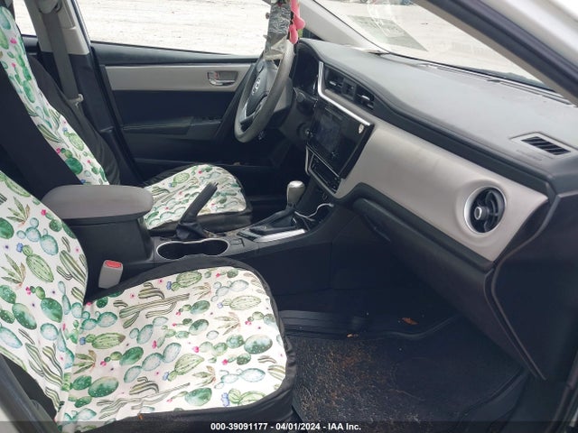 Toyota COROLLA LE 2018 5YFBURHE9JP802510 Image 5