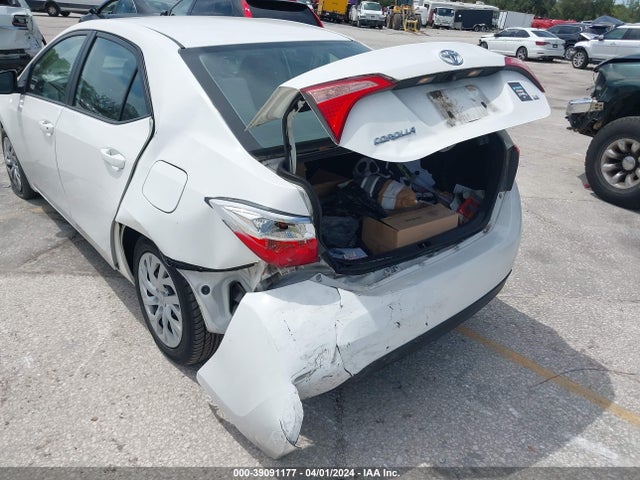 Toyota COROLLA LE 2018 5YFBURHE9JP802510 Image 6