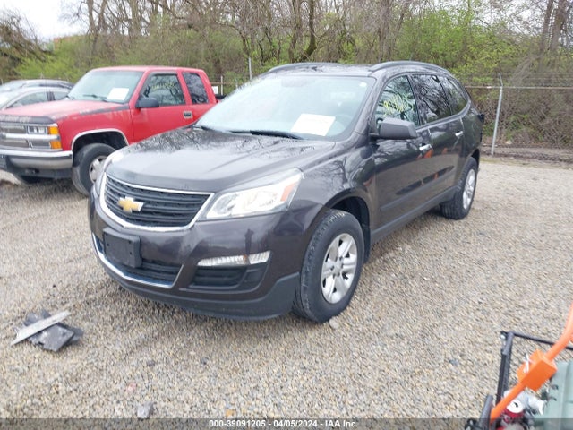 Chevrolet Traverse Ls 2015 1GNKRFKD6FJ386077 Image 2