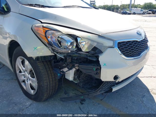 KNAFK4A60E5215559 KIA FORTE LX
