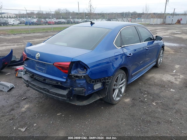 1VWDT7A35HC007933 Volkswagen Passat 1.8t R-line