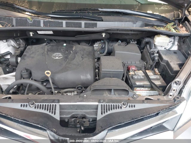 Toyota Sienna Le 8 Passenger 2018 5TDKZ3DCXJS902996 Image 10