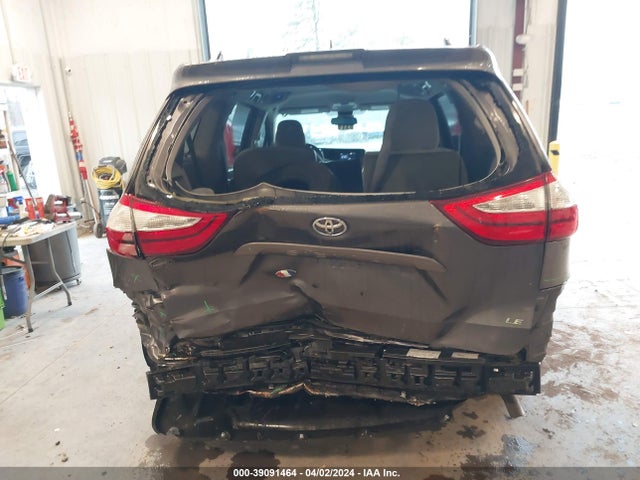 Toyota Sienna Le 8 Passenger 2018 5TDKZ3DCXJS902996 Image 16
