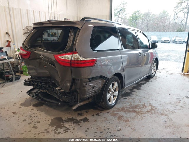 Toyota Sienna Le 8 Passenger 2018 5TDKZ3DCXJS902996 Image 4
