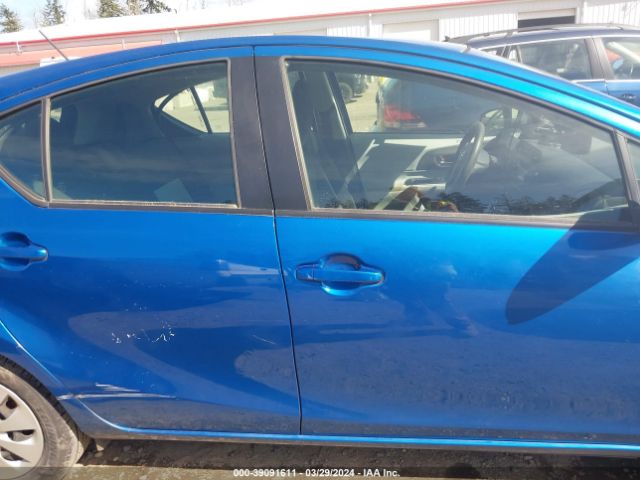 JTDKDTB32E1574929 Toyota Prius C Two