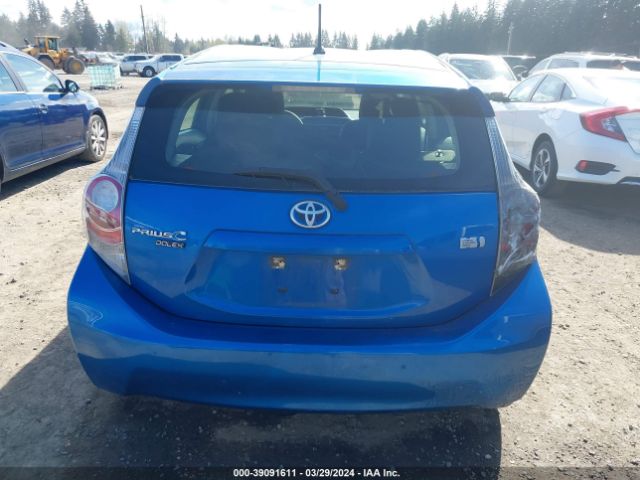 JTDKDTB32E1574929 Toyota Prius C Two