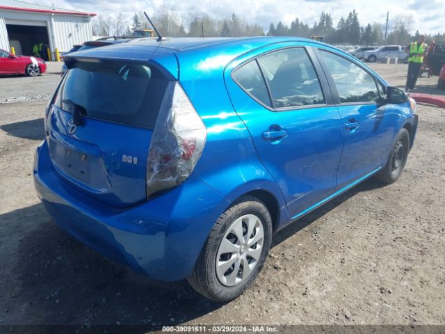 JTDKDTB32E1574929 Toyota Prius C Two
