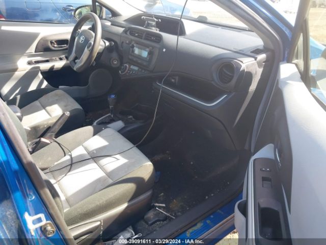 JTDKDTB32E1574929 Toyota Prius C Two