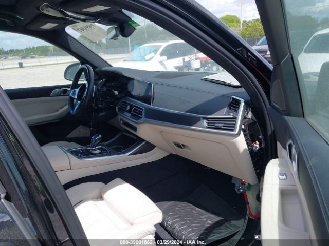 5UXCX6C06N9K90737 BMW X7 M50i