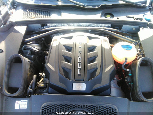 2017 PORSCHE MACAN WP1AG2A52HLB54854 Photo 9