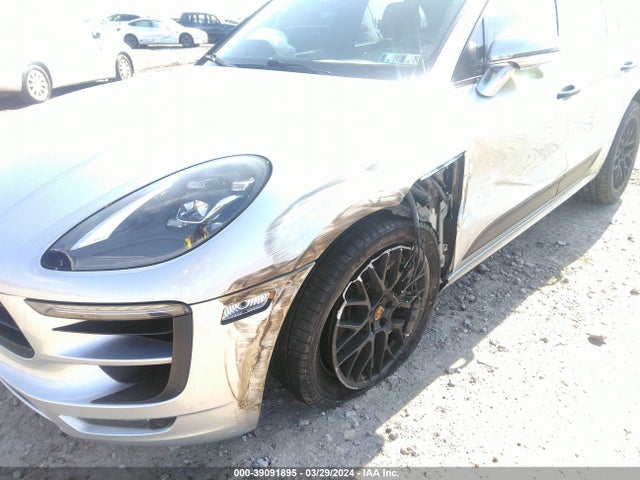 2017 PORSCHE MACAN WP1AG2A52HLB54854 Photo 5