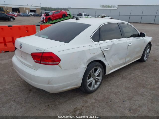 1VWBV7A31FC059008 Volkswagen Passat 2.0l Tdi Se