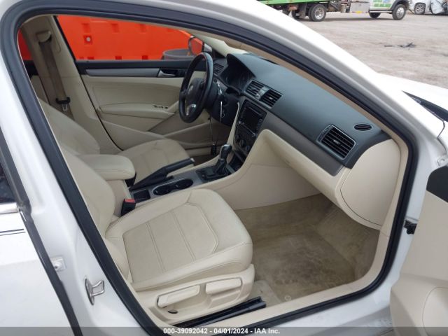 1VWBV7A31FC059008 Volkswagen Passat 2.0l Tdi Se