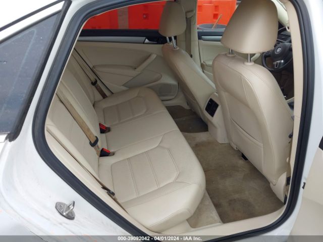 1VWBV7A31FC059008 Volkswagen Passat 2.0l Tdi Se