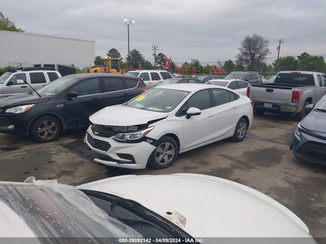 Chevrolet Cruze Ls Auto 2018 1G1BC5SM0J7236968 Image 2