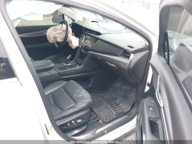 1GYKNDRS0JZ125318 Cadillac XT5 LUXURY