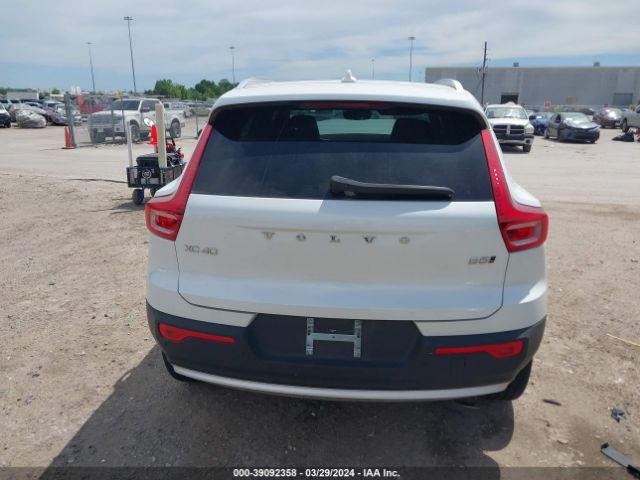 YV4L12UE1P2029854 Volvo Xc40 B5 Plus Bright Theme