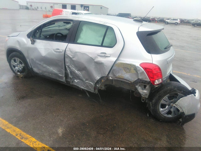 Chevrolet TRAX LS 2018 KL7CJKSB2JB703591 Image 3