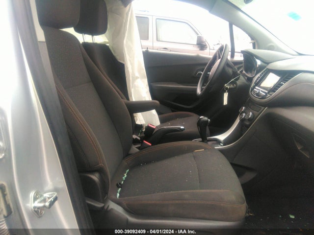 Chevrolet TRAX LS 2018 KL7CJKSB2JB703591 Image 5
