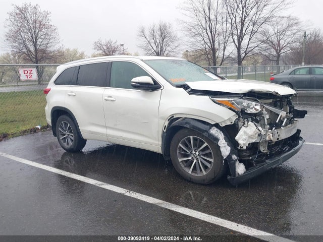 Toyota Highlander Xle 2018 5TDKZRFH9JS532460 zdjęcie główne