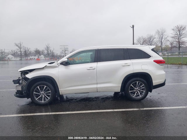 Toyota Highlander Xle 2018 5TDKZRFH9JS532460 Image 14